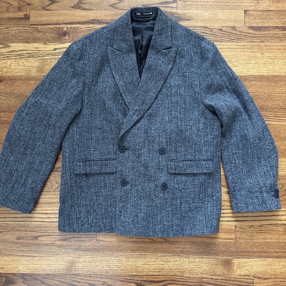 Dkny Gray Sport Coat with Sleek Design